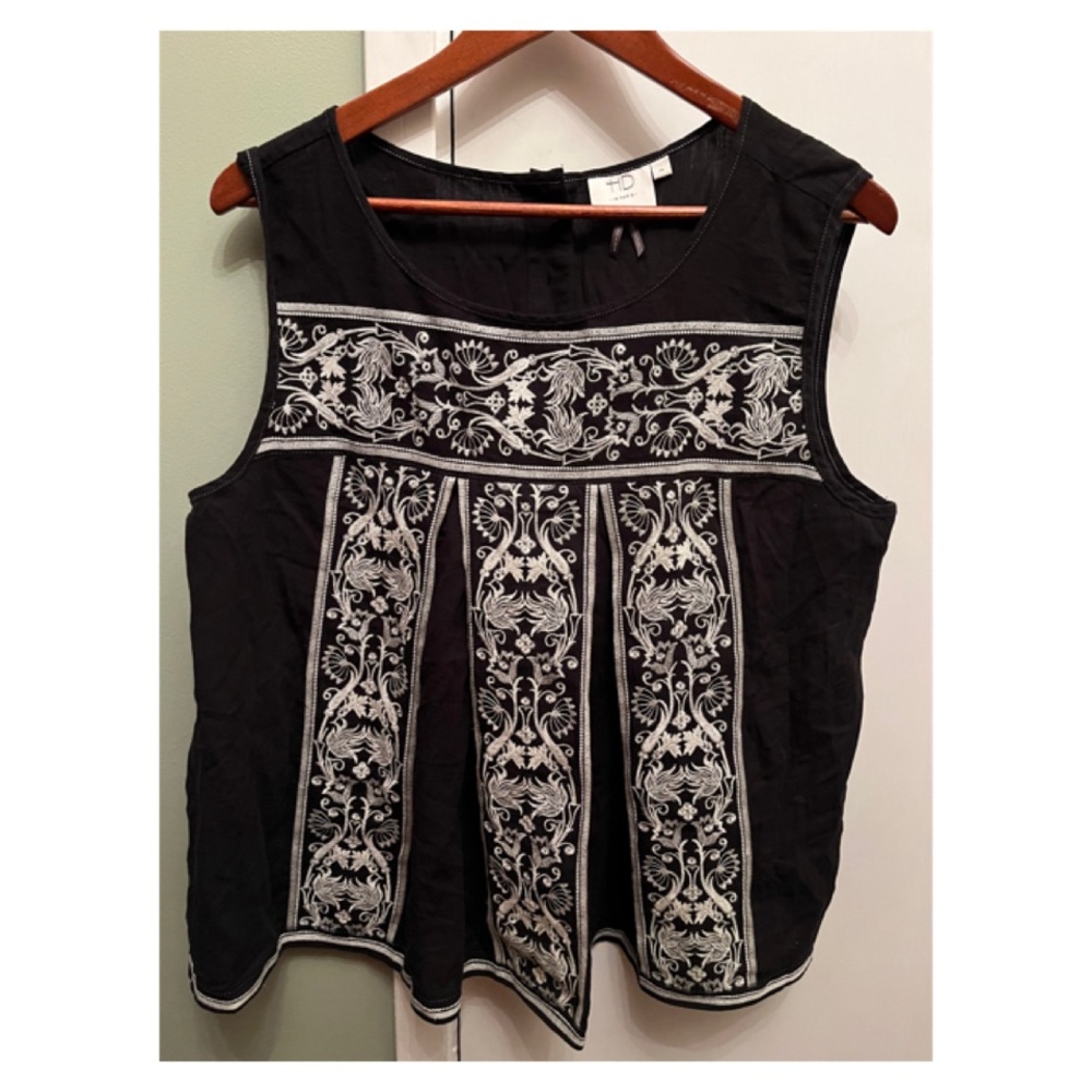 Embroidered Tank NWOT